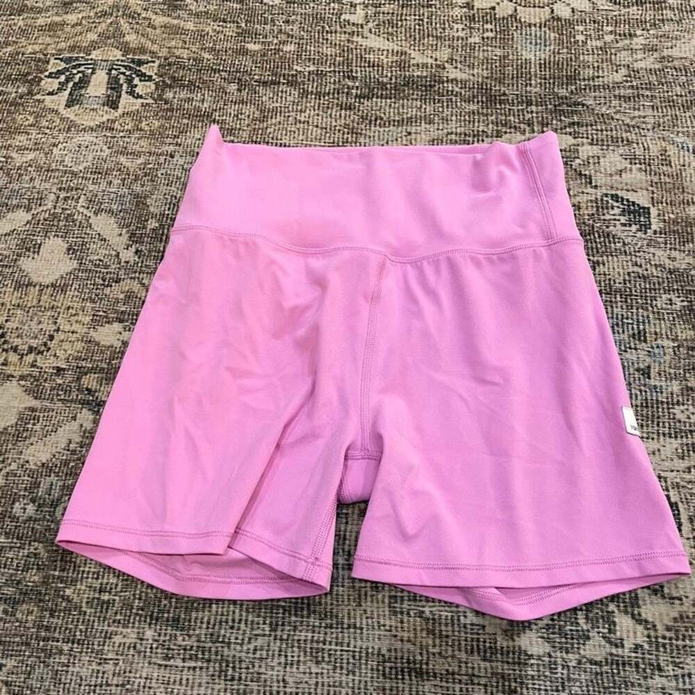 Vuori Pink High Rise Biker Shorts Womens Size S Activewear Yoga Gym VW3052
